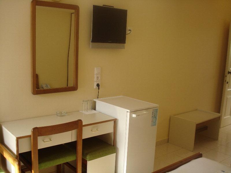 Ionis Hotel Айос-Никитас Экстерьер фото